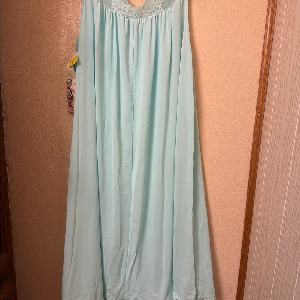 Elegant Lace Trim Sea-foam Nightgown Sz M NWT - Picture 11 of 13